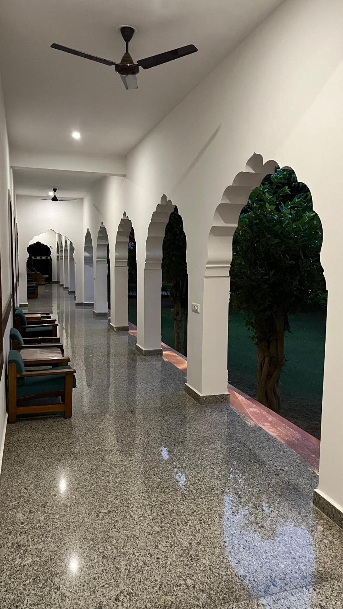 Hotel Sunbird Bharatpur Exterior foto